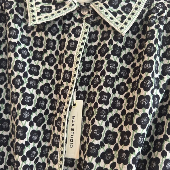 Elegant Black and Cream Patterned Dress 👗 - Picture 3 of 9